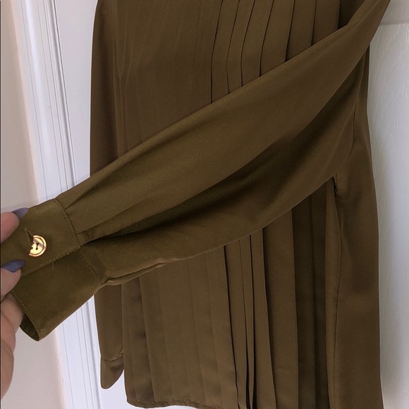 Olive Pleated Blouse with Princess Seaming - Picture 5 of 6